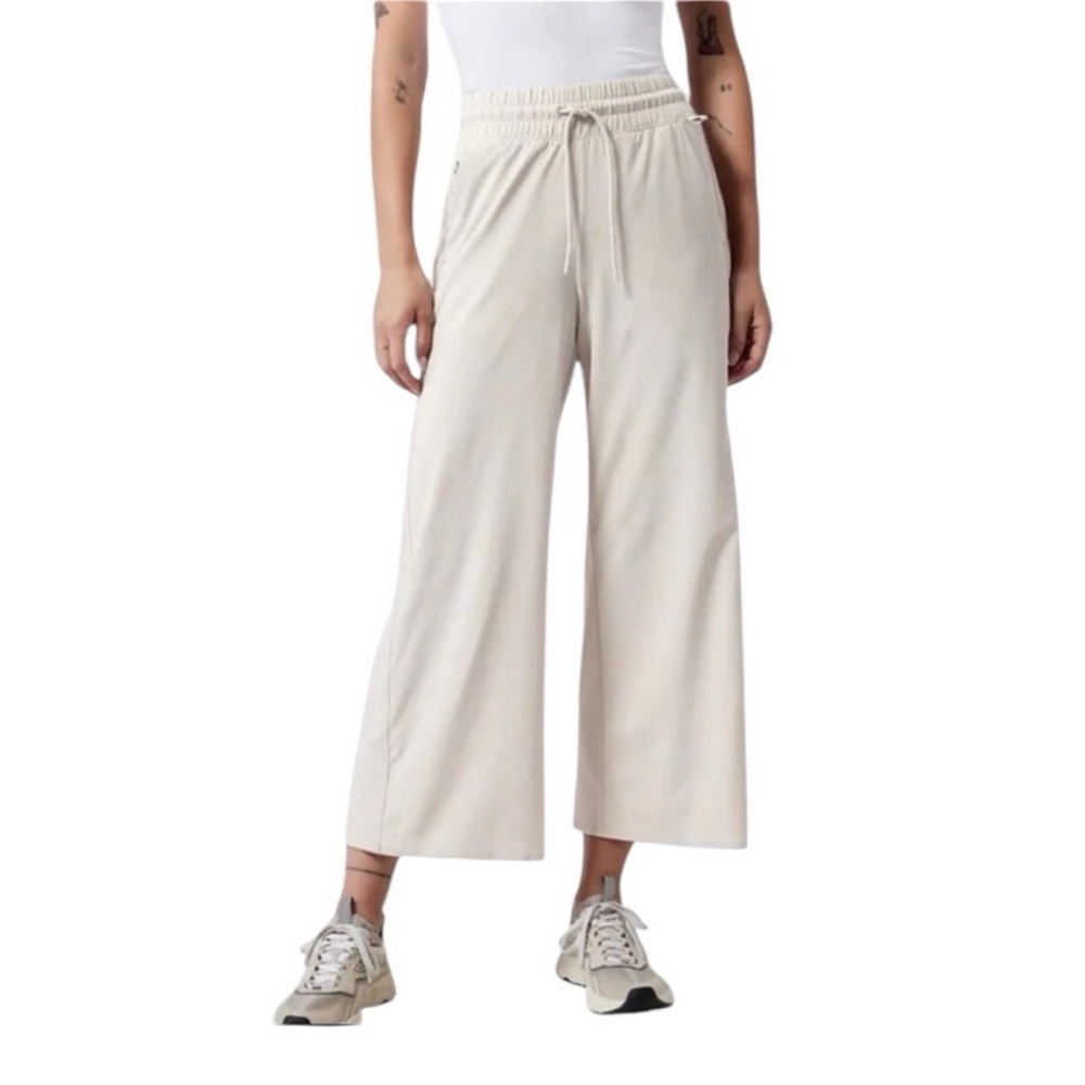 Athleta Avenue Wide Leg Crop Pants Lightweight Cream Beige Drawstring